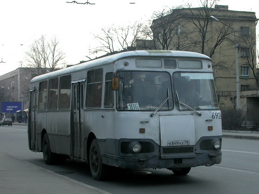 Sankt Petersburg, LiAZ-677M Nr 6926