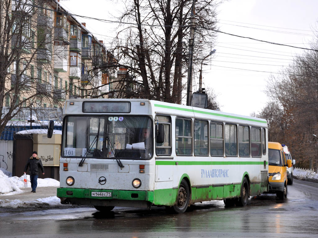 Тульская область, ЛиАЗ-5256.30 № М 144 ЕС 71