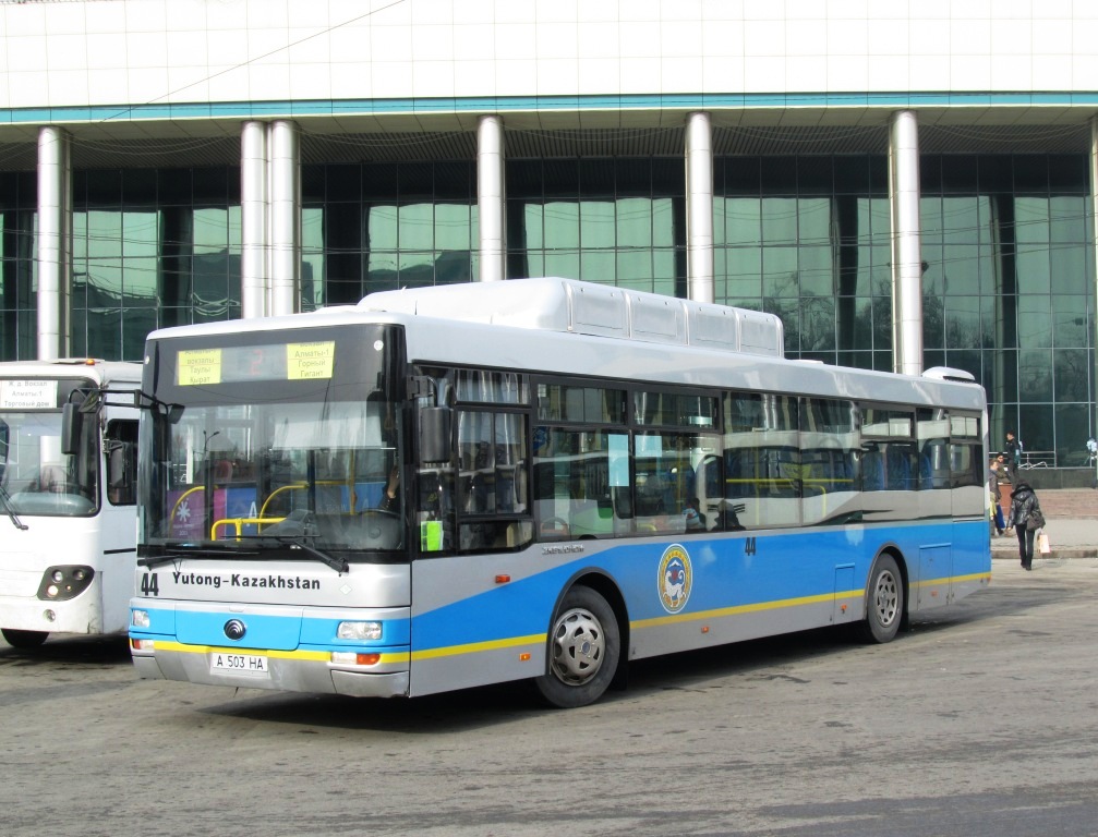 Almaty, Yutong ZK6120HGM № 44