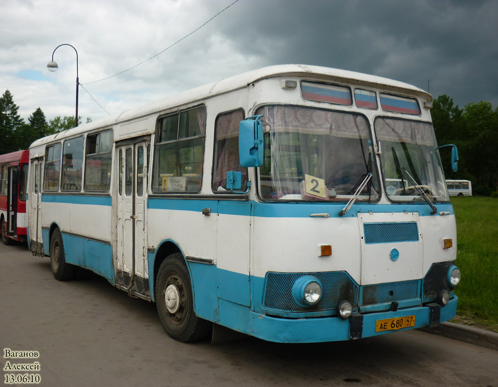 Автобусы спб волхов. Автовокзал Волхов. Автобусы Волхов. Автобус СПБ Волхов.