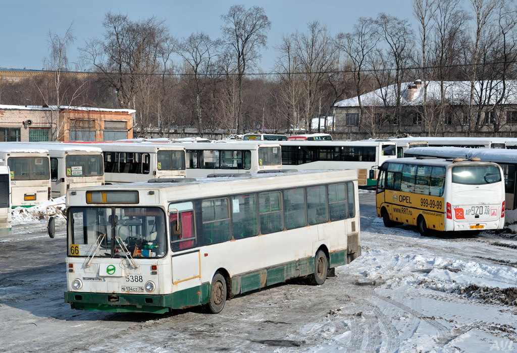 Санкт-Петербург, ЛиАЗ-5256.25 № 5388; Санкт-Петербург, Yutong ZK6737D № n589