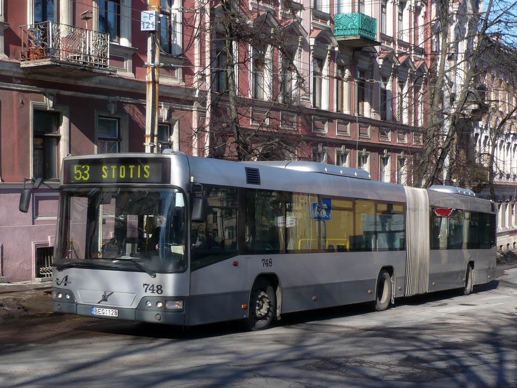 Литва, Volvo 7700A № 748