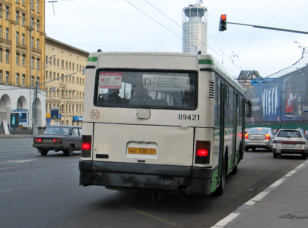 Moskva, Ikarus 415.33 č. 09421