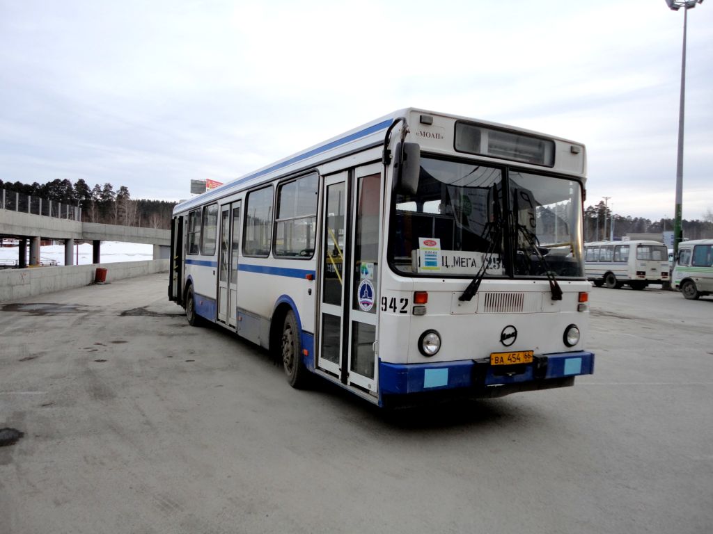 Свердловская область, ЛиАЗ-5256.45 № 942