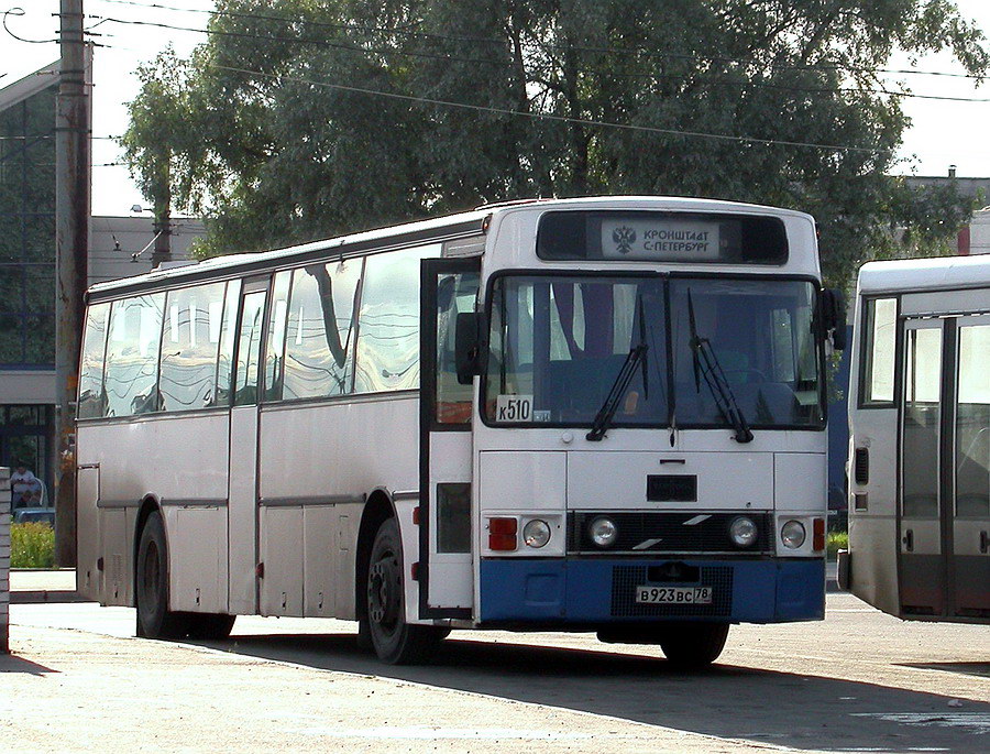 Petrohrad, Van Hool T8 Alizée 210 č. В 923 ВС 78