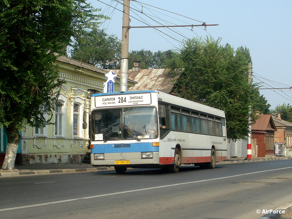 Саратовская область, Mercedes-Benz O405N № АТ 744 64