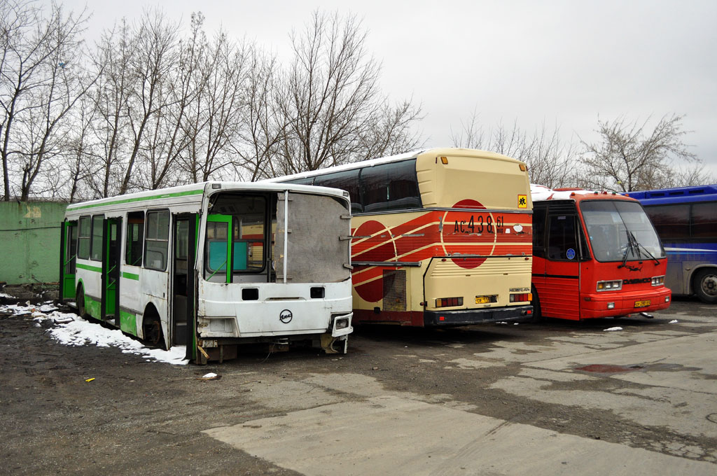 Rostovská oblast, LiAZ-5256.26 č. б/н4; Rostovská oblast, Neoplan N116 Cityliner č. АС 438 61; Rostovská oblast, Daewoo BH115H Royal Express č. СР 290 61