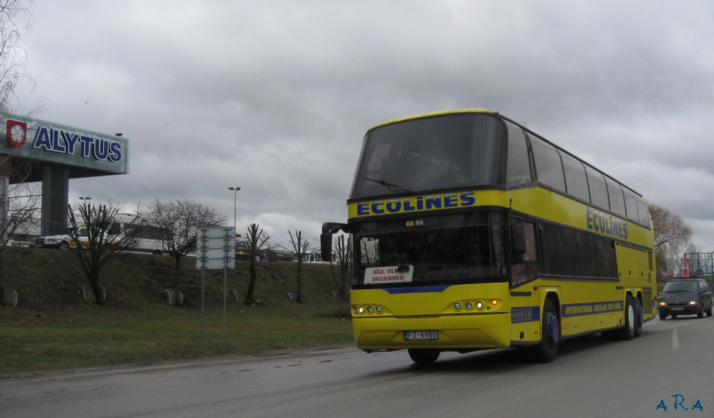 Латвия, Neoplan N122/3L Skyliner № 217