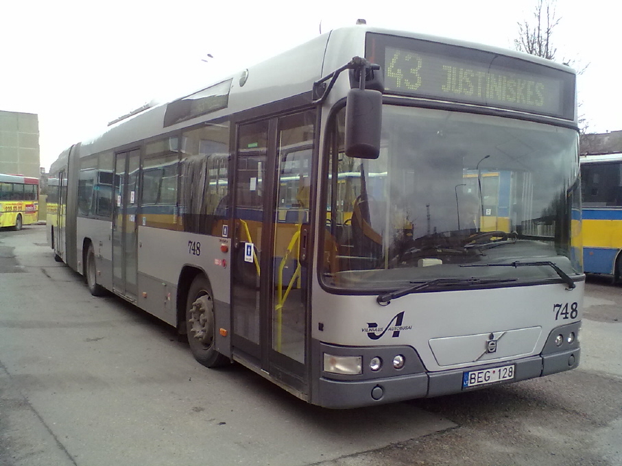 Литва, Volvo 7700A № 748