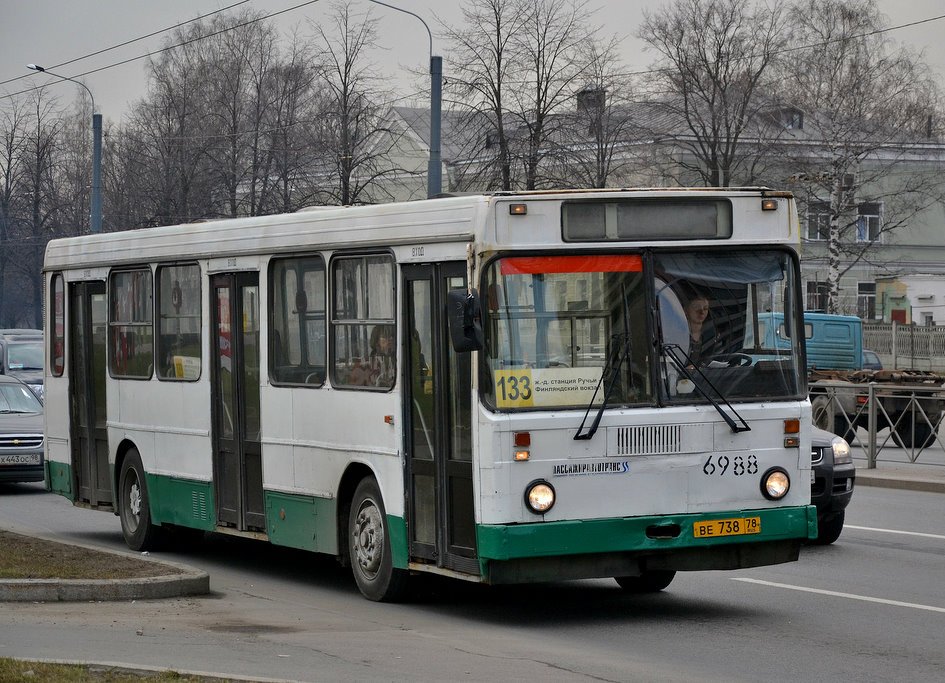 Sankt Petersburg, LiAZ-5256.00 Nr. 6988