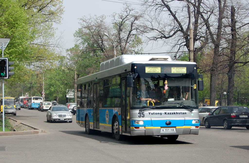 Алматы, Yutong ZK6120HGM № 35