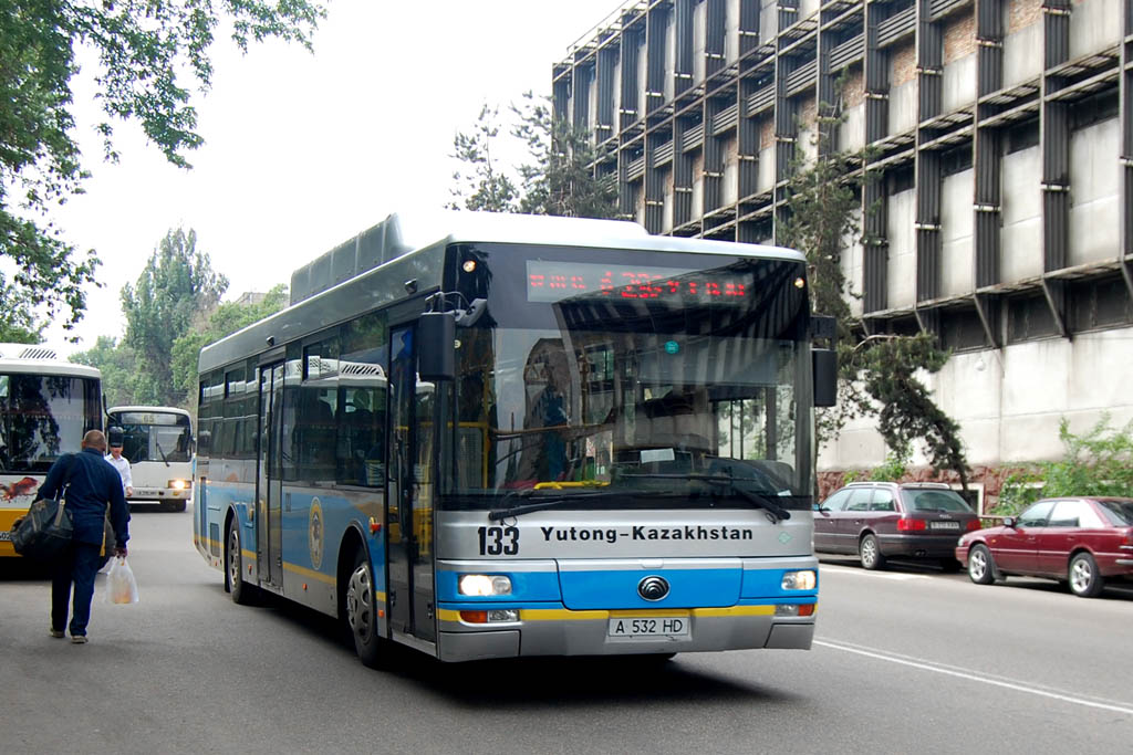 Алматы, Yutong ZK6120HGM № 133