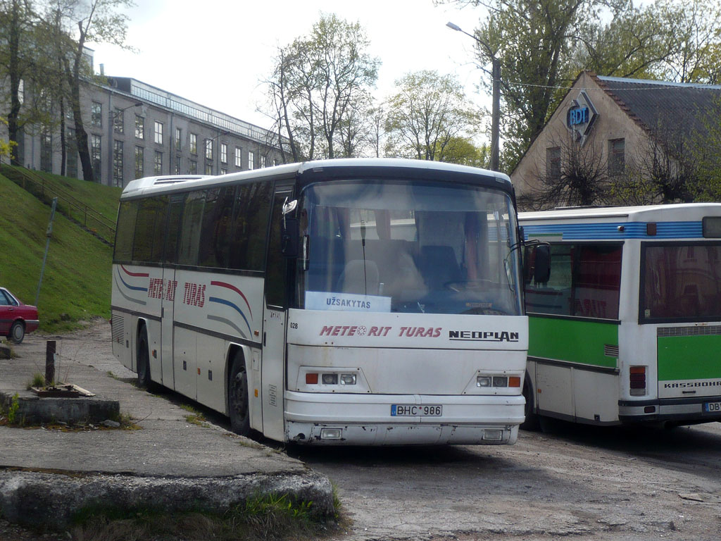 Литва, Neoplan N316K Transliner № 028