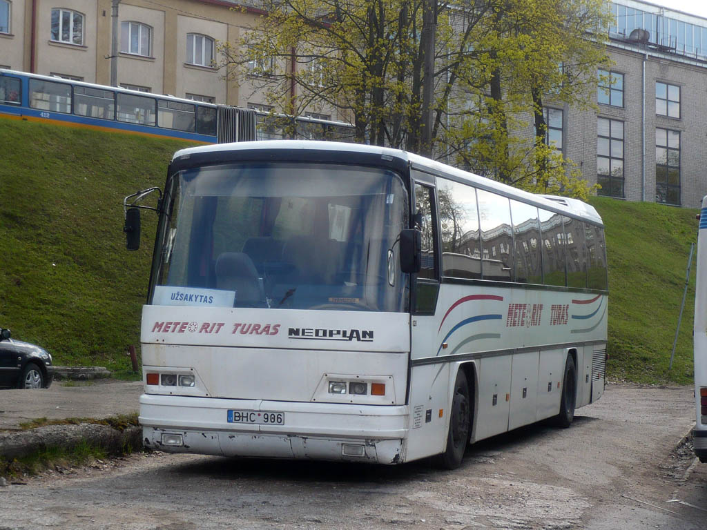 Литва, Neoplan N316K Transliner № 028