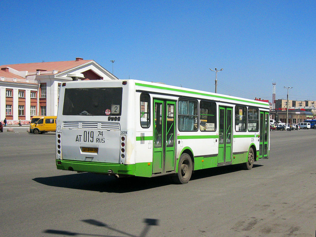 Челябинская область, ЛиАЗ-5256.35 № 228