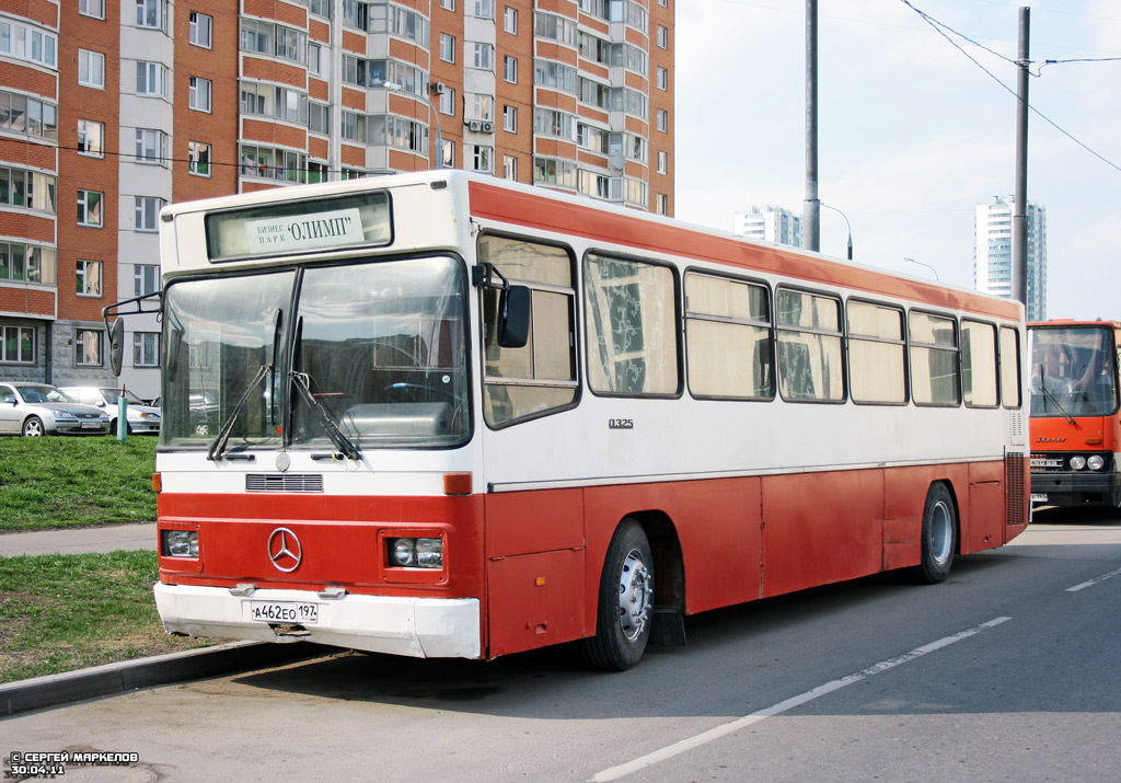 Moskwa, Mercedes-Benz O325 Nr А 462 ЕО 197