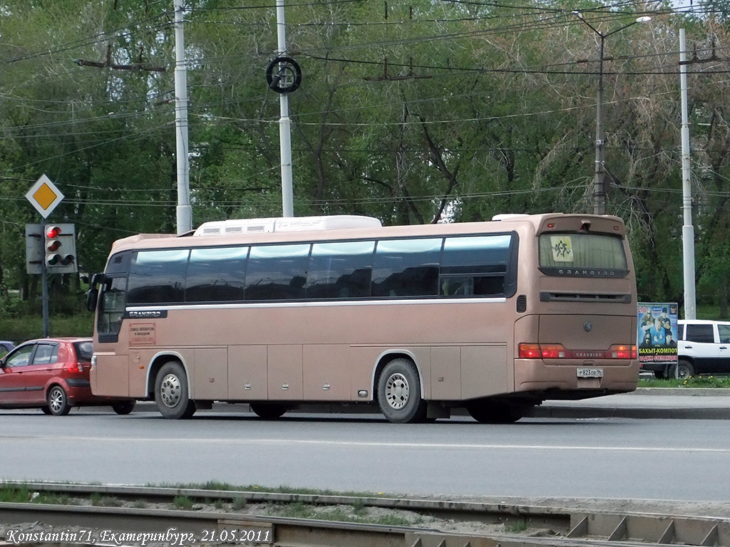 Свердловская область, Kia Granbird № Р 823 ОВ 96