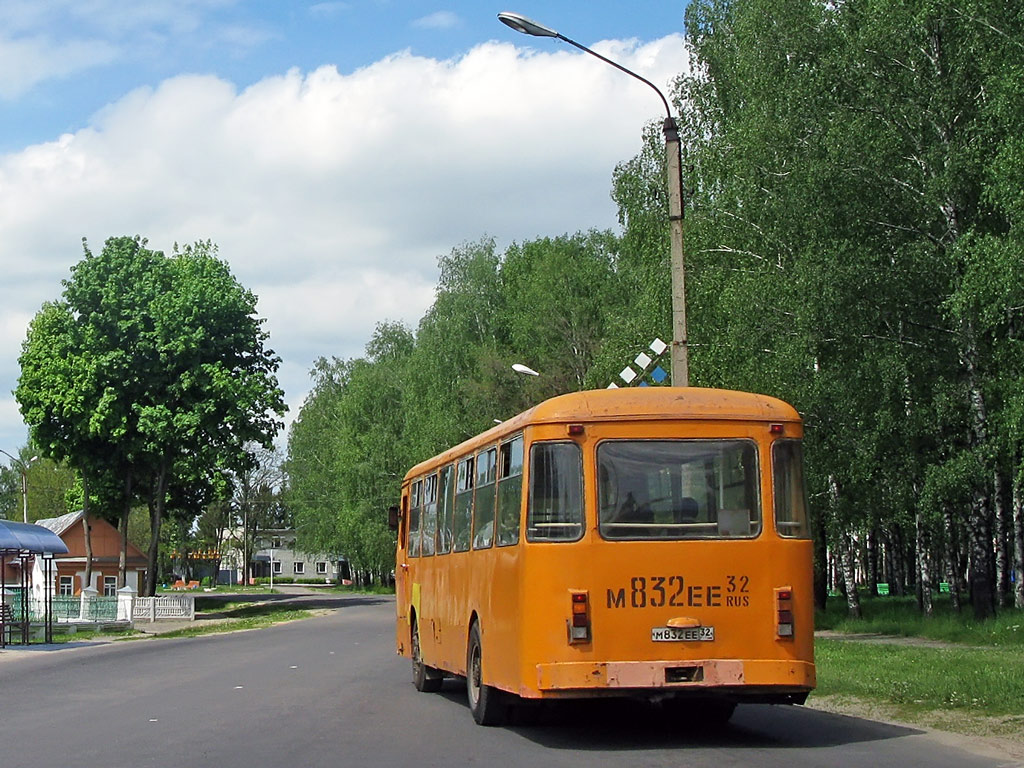 Брянская область, ЛиАЗ-677М № М 832 ЕЕ 32