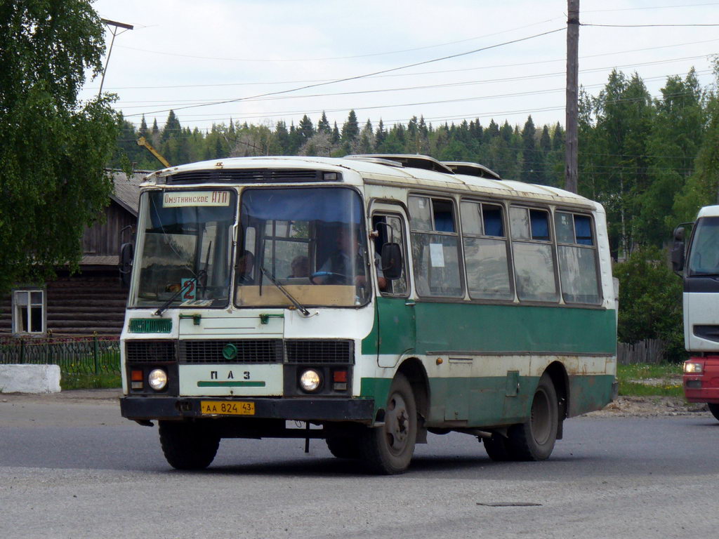 Kirov region, PAZ-3205 (00) # АА 824 43