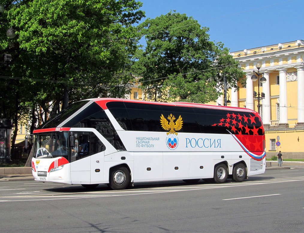 Москва, Neoplan P11 N5217/3SHD Starliner C № В 444 ВА 197