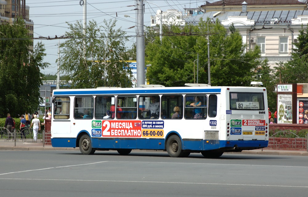 Омская область, ЛиАЗ-5256.45 № 1332