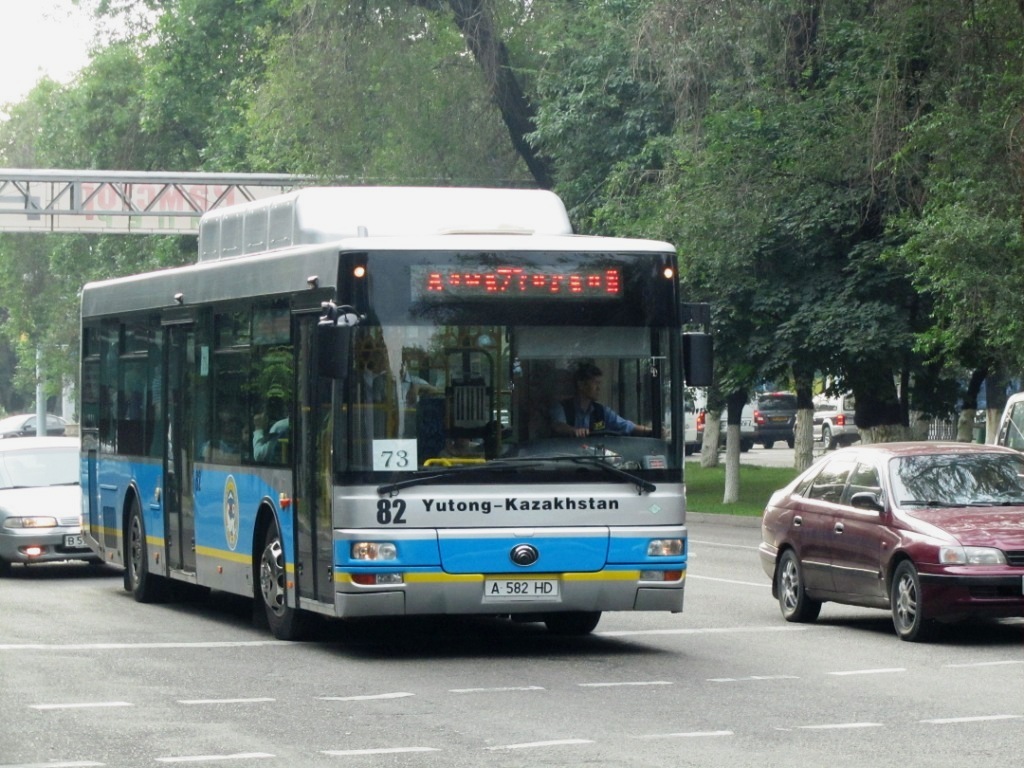 Алматы, Yutong ZK6120HGM № 82