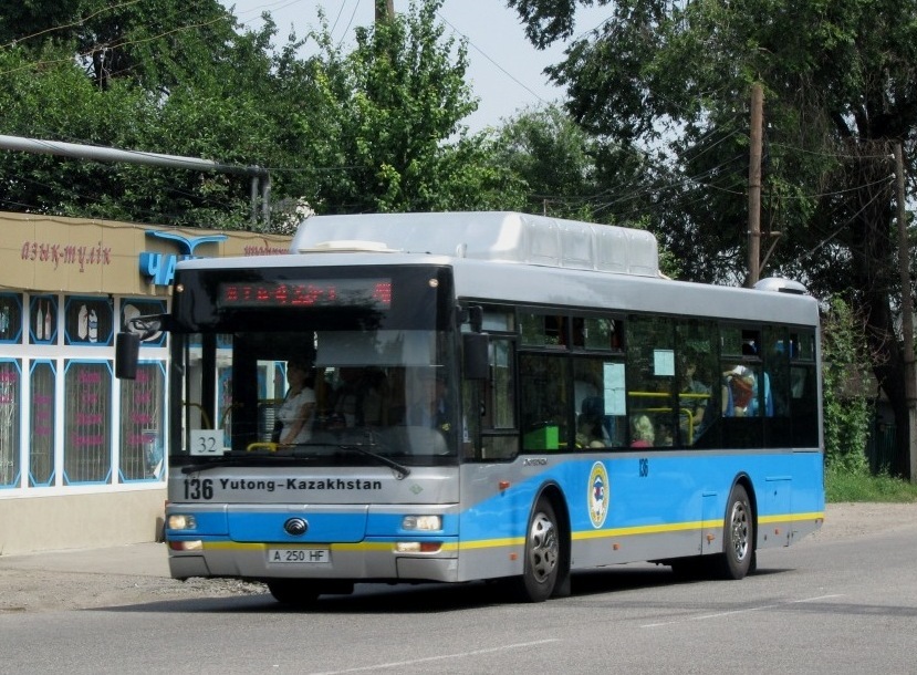 Алматы, Yutong ZK6120HGM № 136