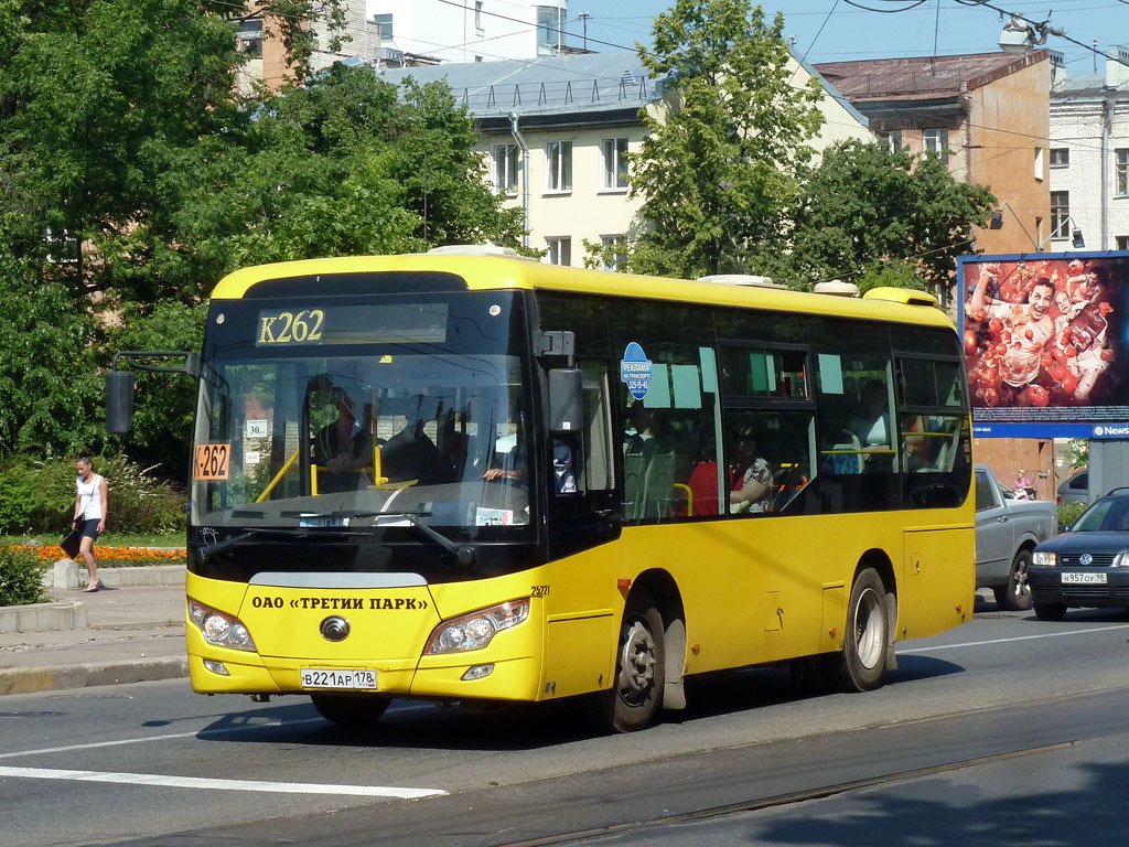 Санкт-Петербург, Yutong ZK6852HG № В 221 АР 178