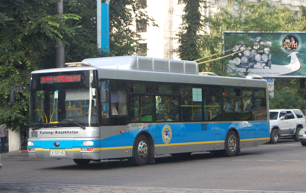 Алматы, Yutong ZK6120HGM № 100