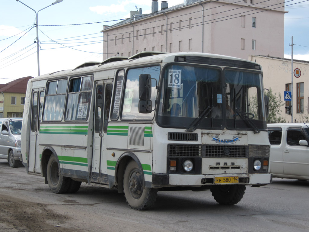 Саха (Якутия), ПАЗ-3205 (00) № КЕ 580 14