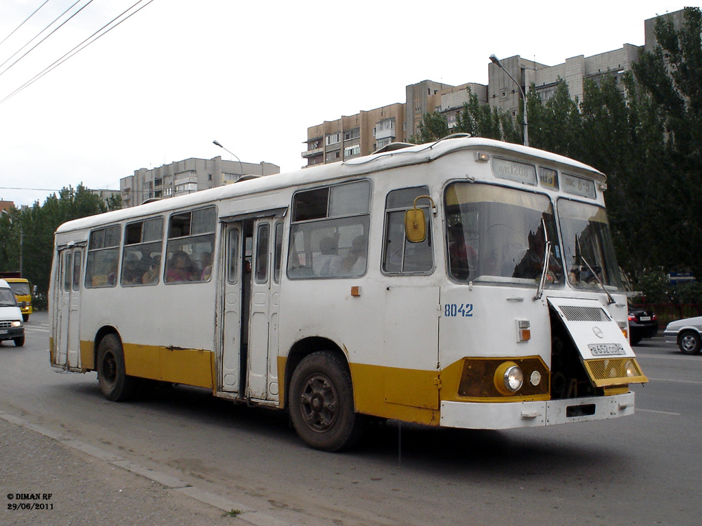 Волгоградская область, ЛиАЗ-677М № 8042