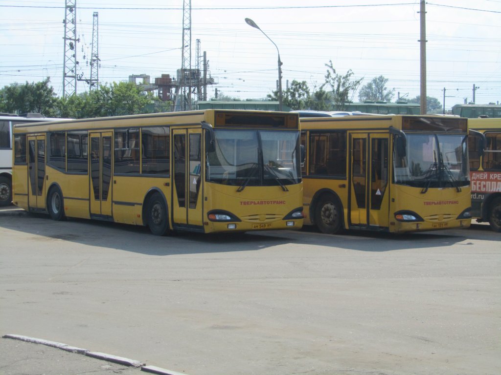 Tver Region, MARZ-5277 Nr. АМ 549 69; Tver Region, MARZ-5277 Nr. АК 131 69; Tver Region — Tver' bus station