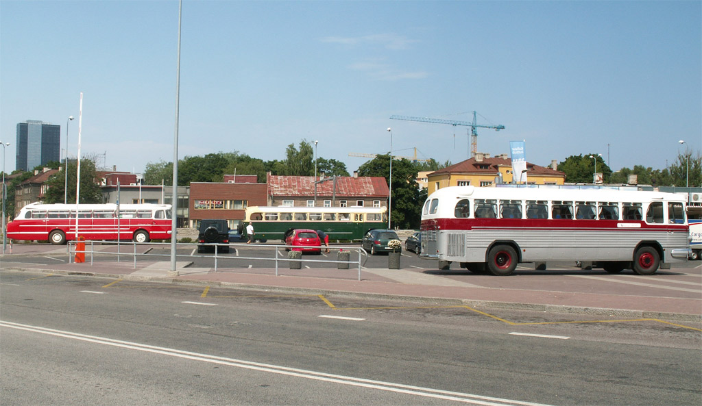 Эстония — Ежегодная выставка старых автобусов