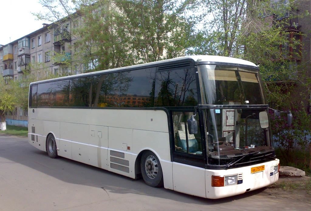 Оренбургская область, Mitsubishi Fuso Aero Queen № АХ 717 56