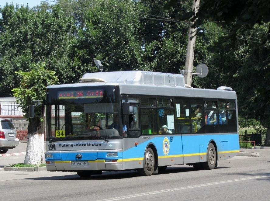 Алматы, Yutong ZK6120HGM № 194