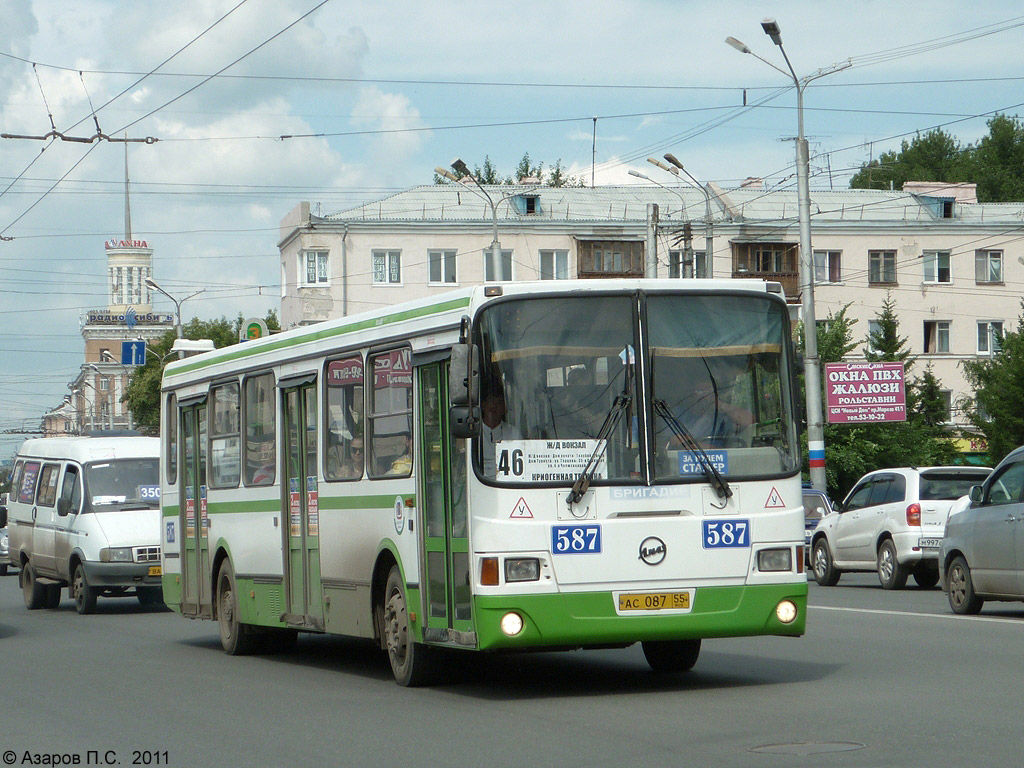 Омская область, ЛиАЗ-5256.45 № 587