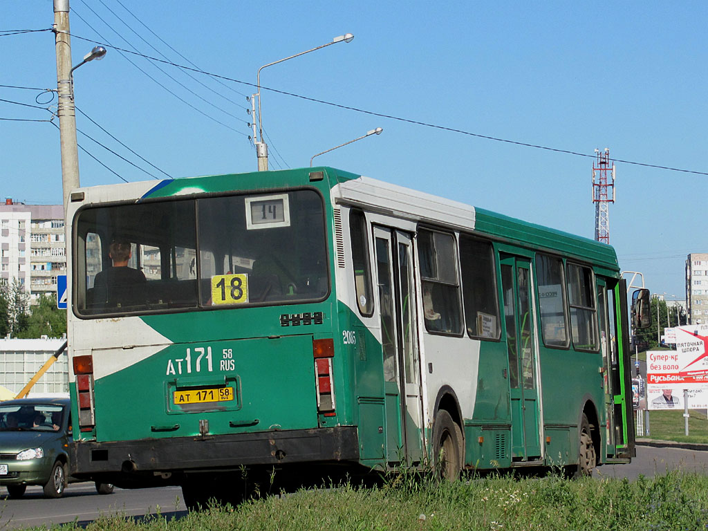 Penza region, LiAZ-5256.40 # 2085