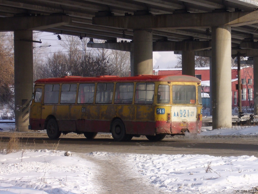 Омская область, ЛиАЗ-677М № 748