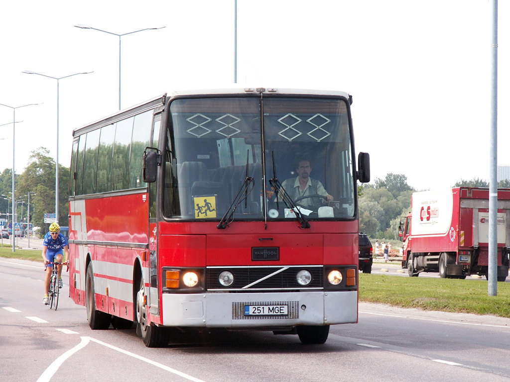 Эстония, Van Hool T8 Alizée 310 № 251 MGE; Эстония — XI noorte laulu- ja tantsupidu (Maa ja Ilm)