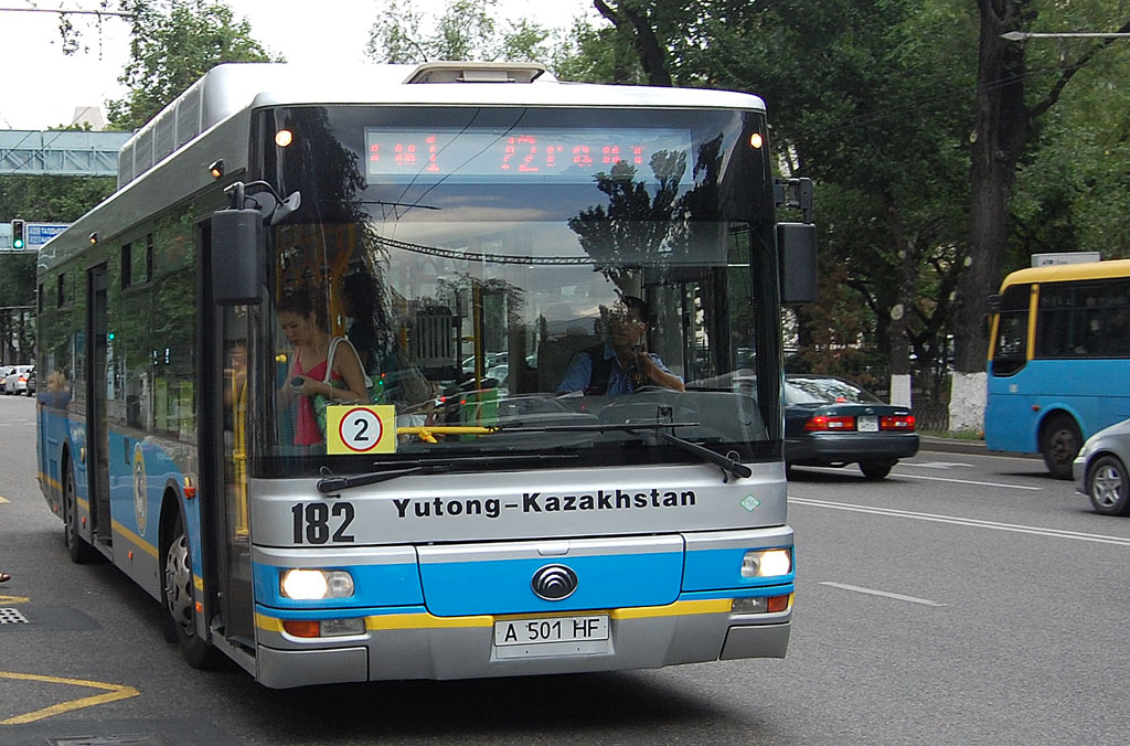 Алматы, Yutong ZK6120HGM № 182