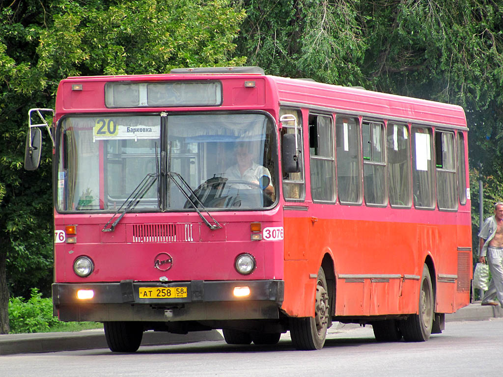 Penza region, LiAZ-5256.40 # 3076