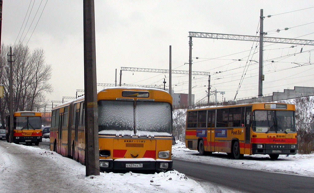 Petrohrad, Steyr SL11 HUA280 č. С 558 КО 78; Petrohrad, Gräf & Stift 852 GSGU240 M18 č. С 437 КА 78; Petrohrad, Steyr SL11 HUA280 č. С 449 КА 78