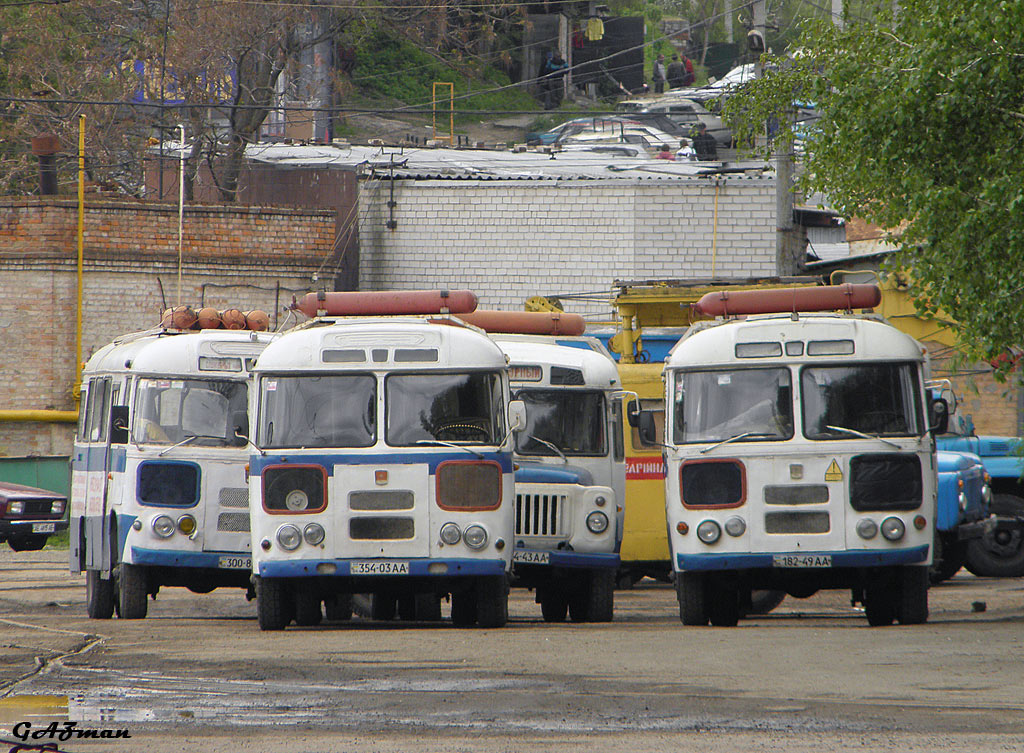 Dnepropetrovsk region, PAZ-672 sz.: 354-03 АА; Dnepropetrovsk region, PAZ-672 sz.: 182-49 АА; Dnepropetrovsk region — Motor company