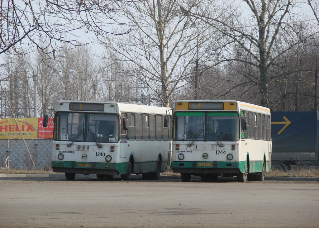 Санкт-Петербург, ЛиАЗ-5256.25 № 1244; Санкт-Петербург, ЛиАЗ-5256.25 № 1240