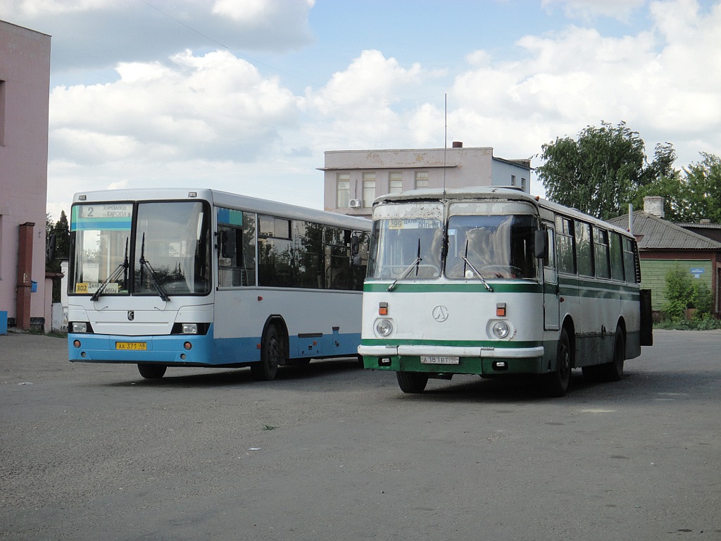 Липецкая область, ЛАЗ-695Н № А 181 ВТ 48; Липецкая область — Автобусные вокзалы, станции, конечные остановки и АТП