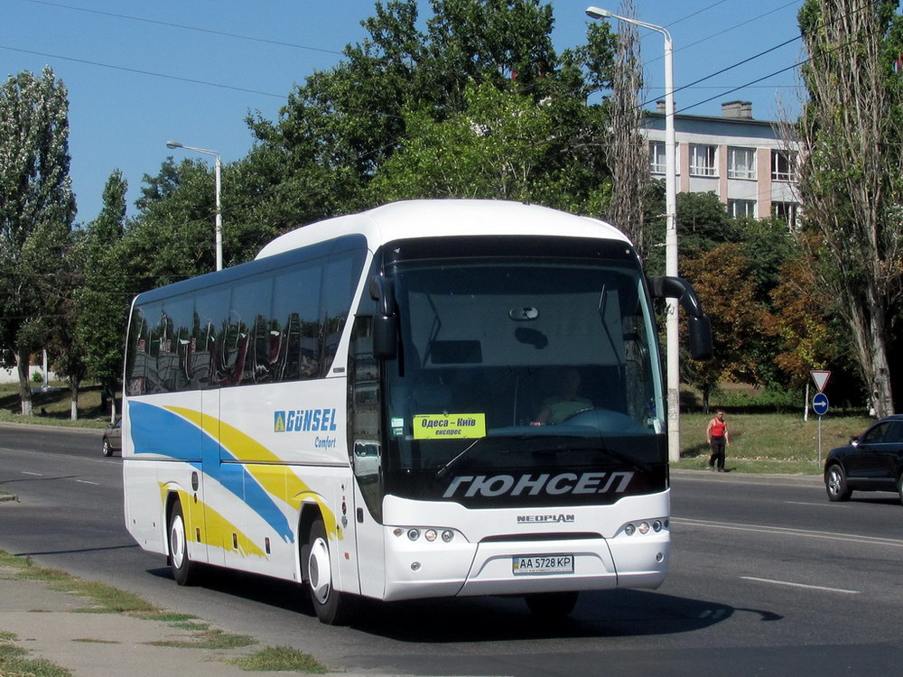 Киев, Neoplan P21 N2216SHD Tourliner SHD № AA 5728 KP