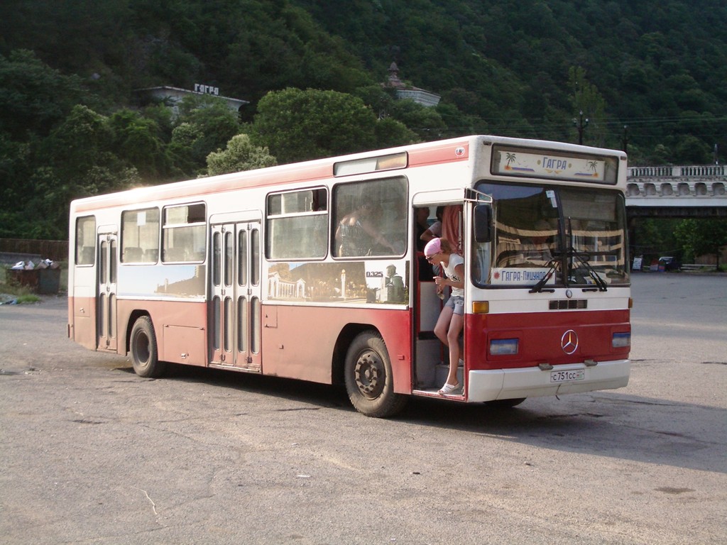 Abkhazia, Mercedes-Benz O325 # С 751 СС