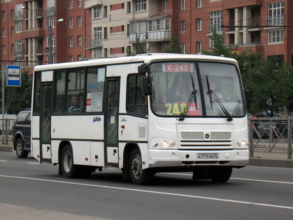 Szentpétervár, PAZ-320402-03 sz.: А 711 СМ 76