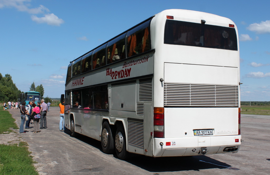 Киев, Neoplan N122/3 Skyliner № AA 1077 KA