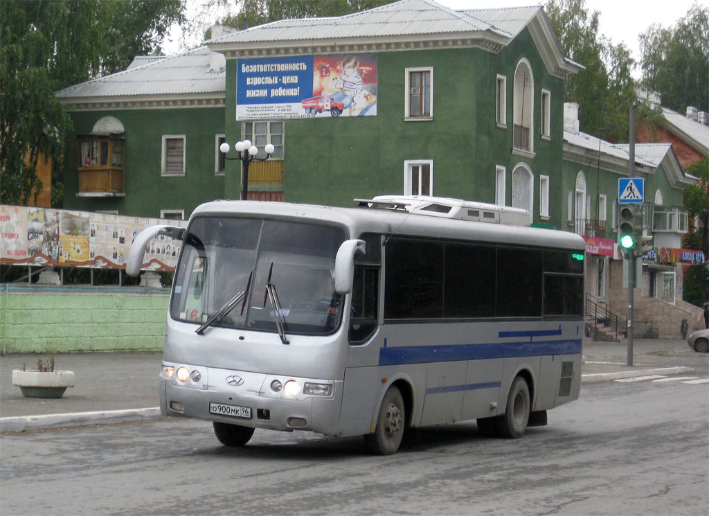 Свердловская область, Hyundai AeroTown № О 900 МК 96